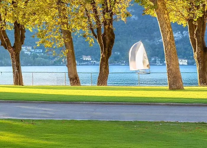 Lakeside Hideaway - Lakefront & Hébergement de vacances Lecco